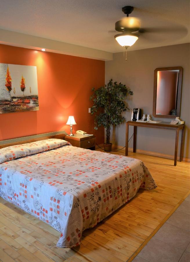 Motel Quatre Saisons Forestville Luaran gambar