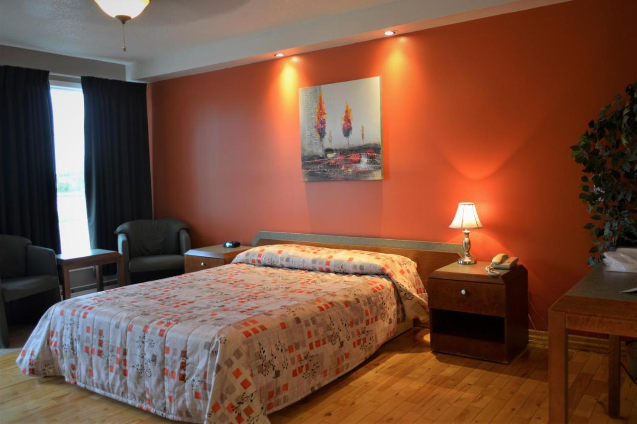 Motel Quatre Saisons Forestville Luaran gambar