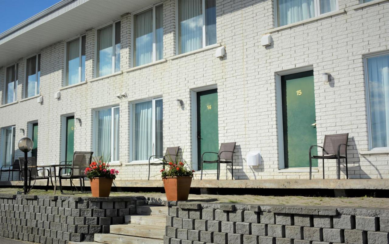 Motel Quatre Saisons Forestville Luaran gambar