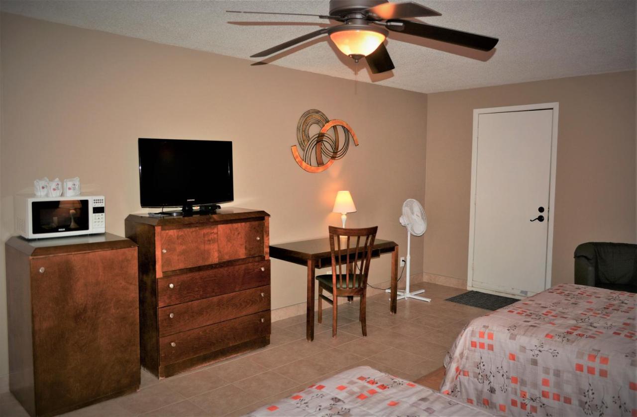 Motel Quatre Saisons Forestville Luaran gambar